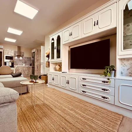 Click&guest - Cosmopolis 1