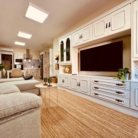 Click&guest - Cosmopolis 1 Apartament Santa Lucia